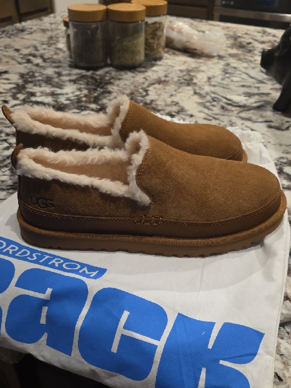 Men's UGG Leisure Nomad Slippers -Brand NEW - Picture 2 of 6